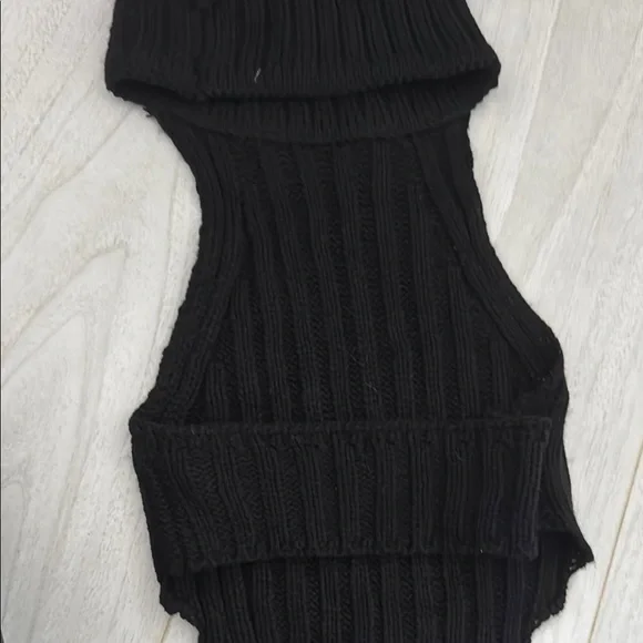 Local European Black Ribbed Knit Halter Top Size Small - Picture 2 of 3